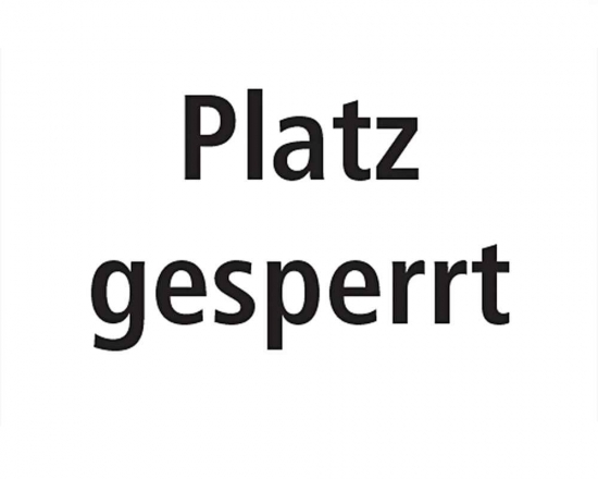 Platz gesperrt - Deutsch